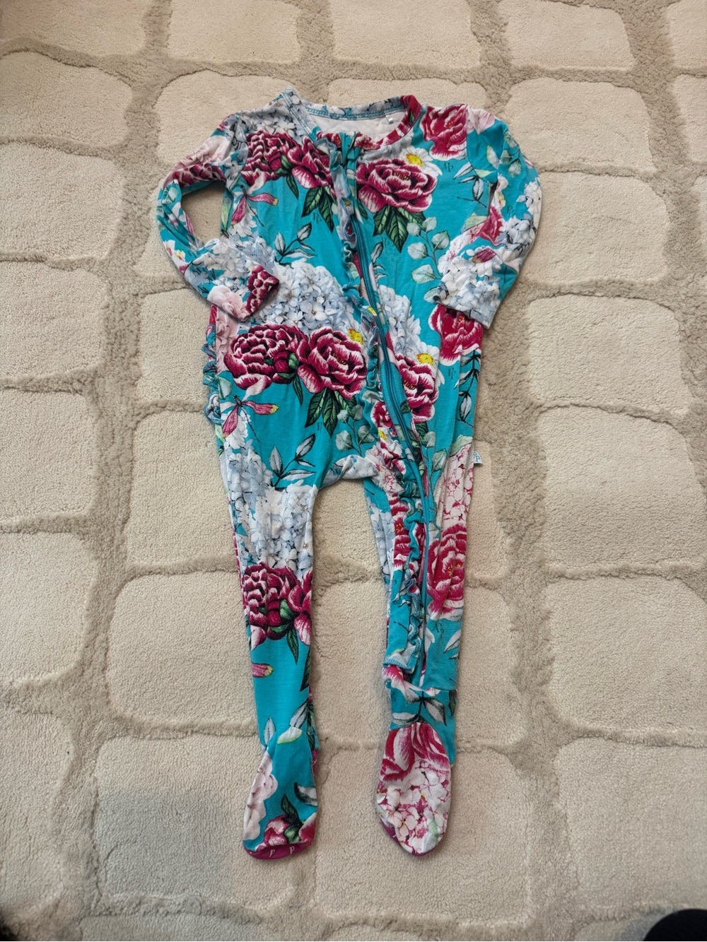 Posh Peanut 6-9 Months Zipper Footie in Floral print. Great Conditon